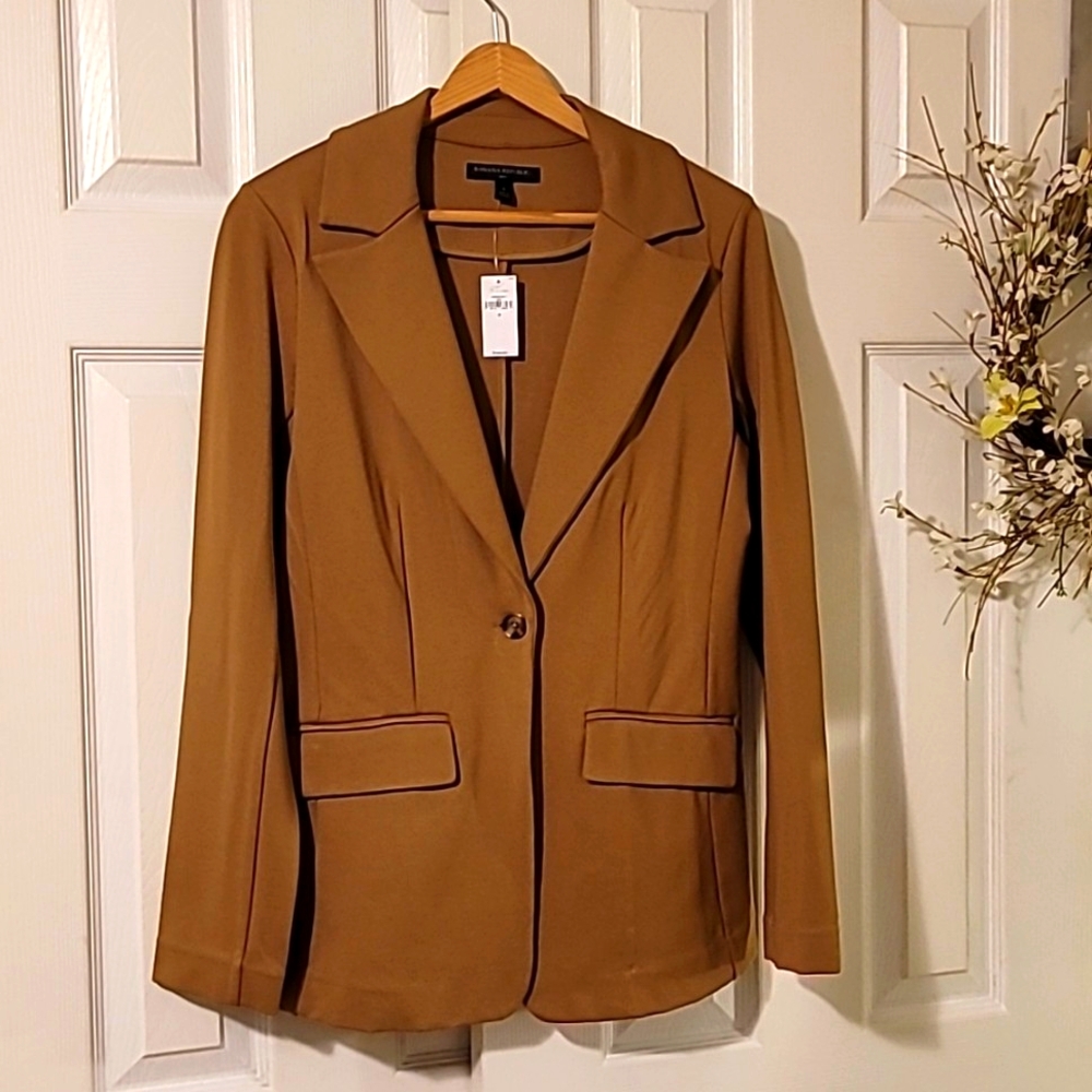Beautiful blazer in stretchy and very comfortable material